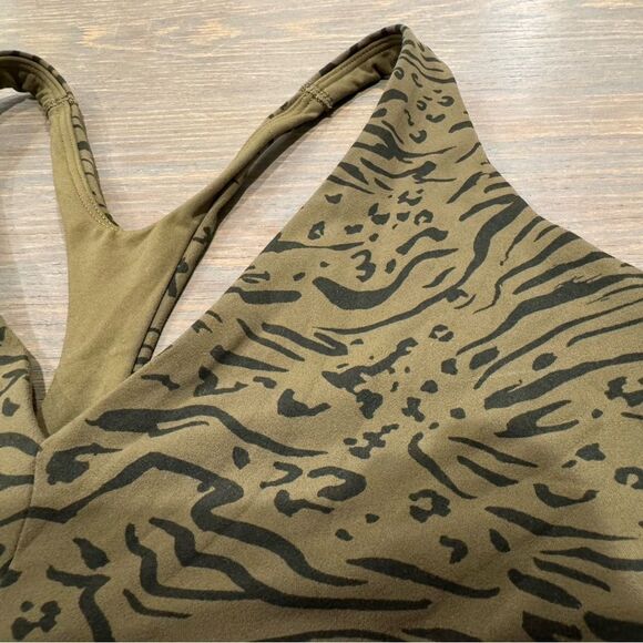 Athleta | Transcend Plunge Bra | Size: M | EUC - Picture 5 of 8